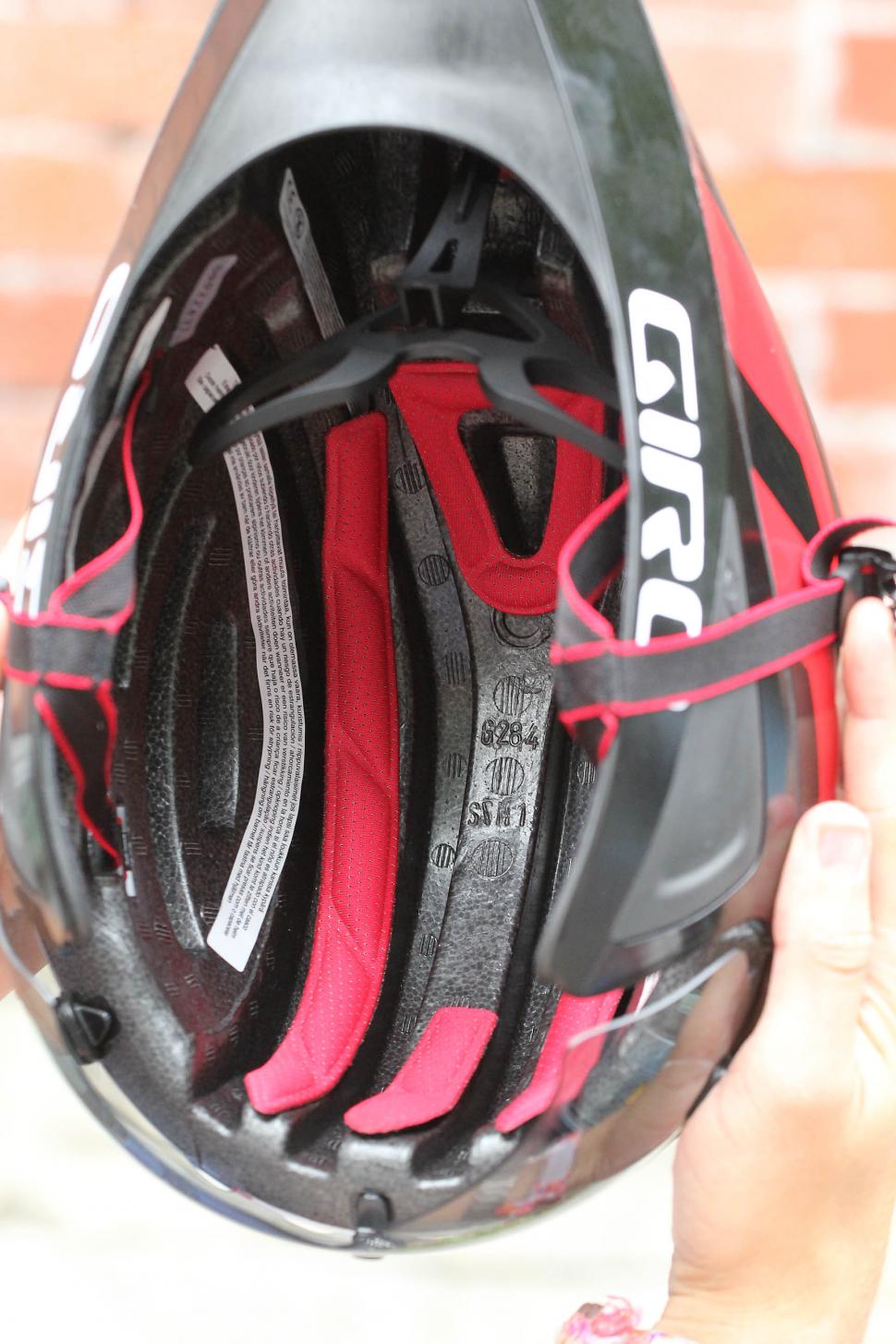 Giro store selector helmet